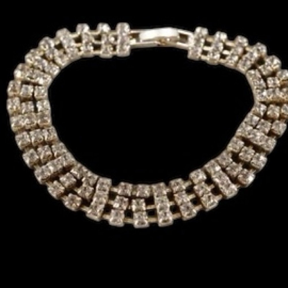 Elegant Silver Rhinestone Bracelet - Picture 1 of 9